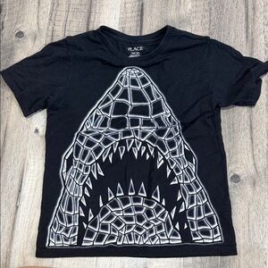 Place Kids Black T-Shirt with Shark Design Size 7/8 Medium